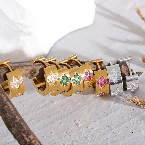 ◾️ Stainless Steel White Cubic Zirconia Round Chic Hoop Earrings - Picture 2 of 7